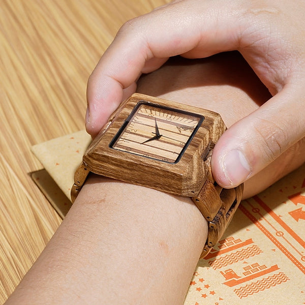 Montre en Bois Carrée